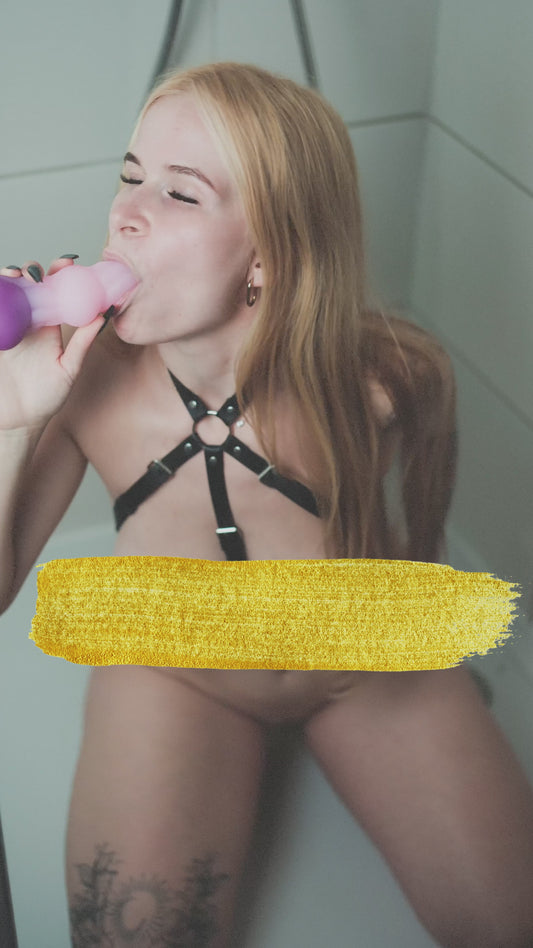 Jennxx – 5 Minuten purer Spaß mit einem Fantasy-Dildo (HD-Video)